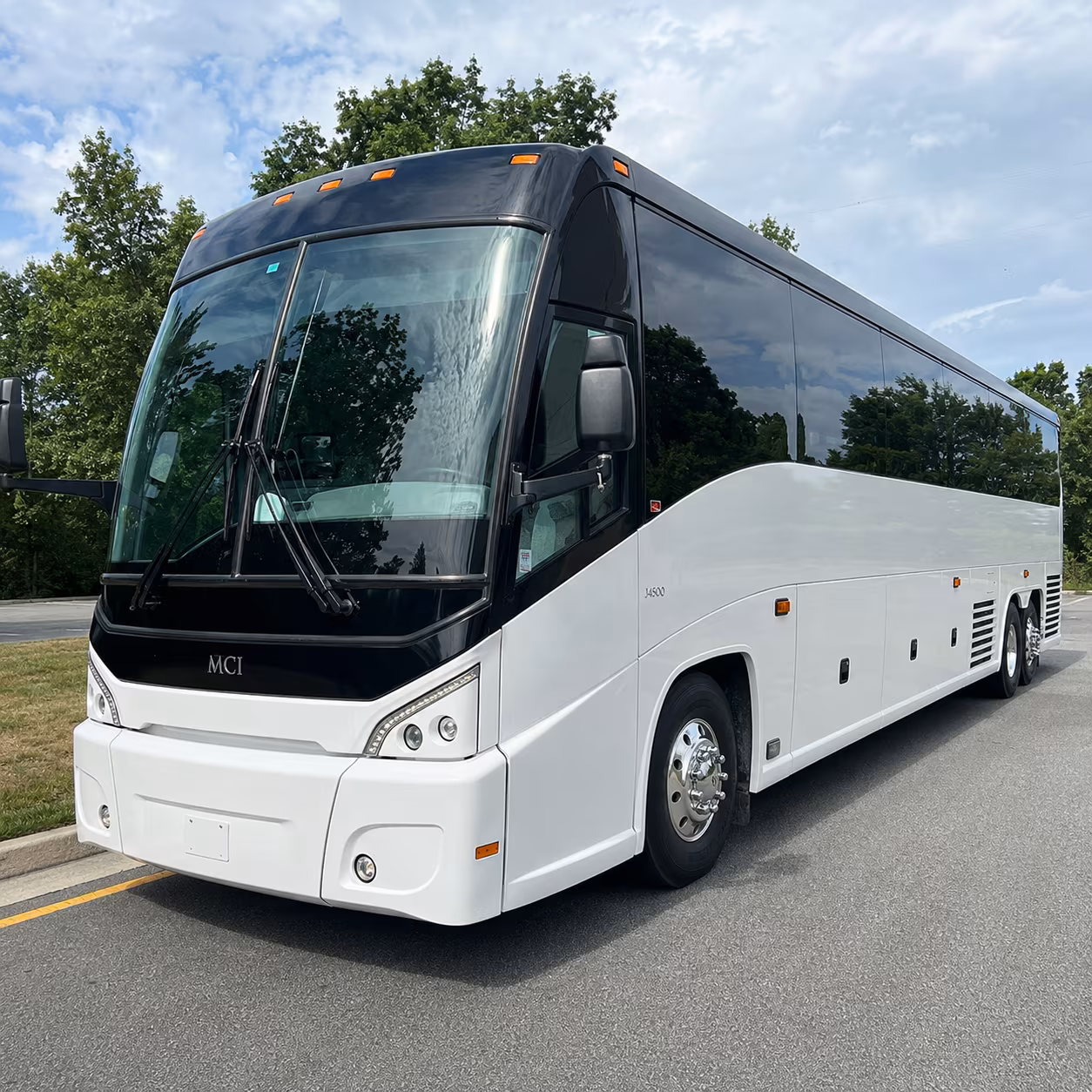 airport bus rentals for sports teams and athletic groups traveling from edmond