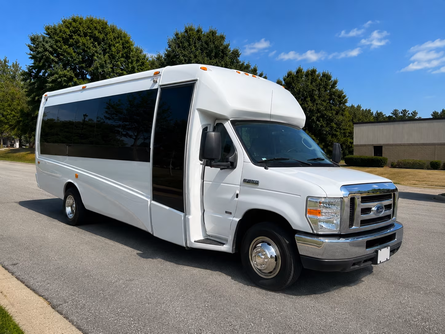 bus rentals for bands and performers traveling through edmond